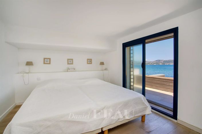 Image No.8-4 Bed House for sale