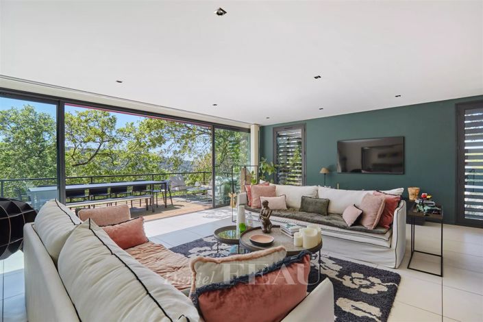 Image No.7-5 Bed House for sale