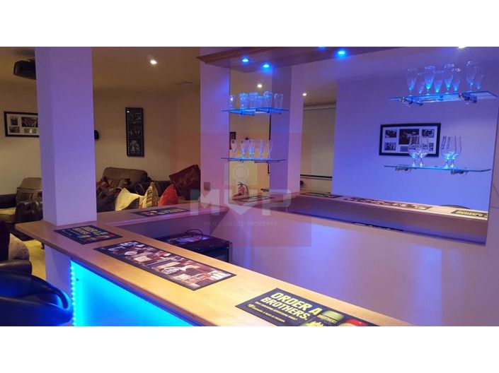 Image No.17-8 Bed House for sale