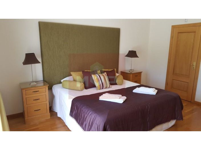 Image No.19-8 Bed House for sale