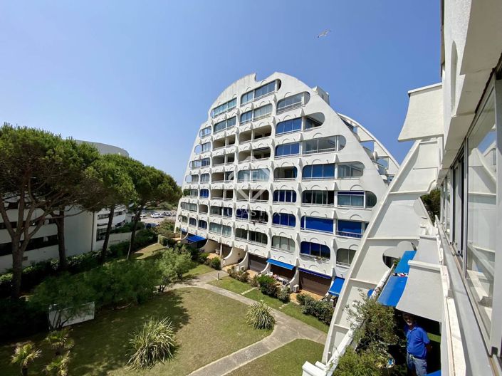 Image No.21-3 Bed Apartment for sale