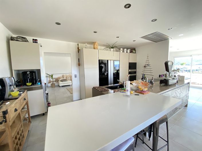 Image No.13-3 Bed House for sale