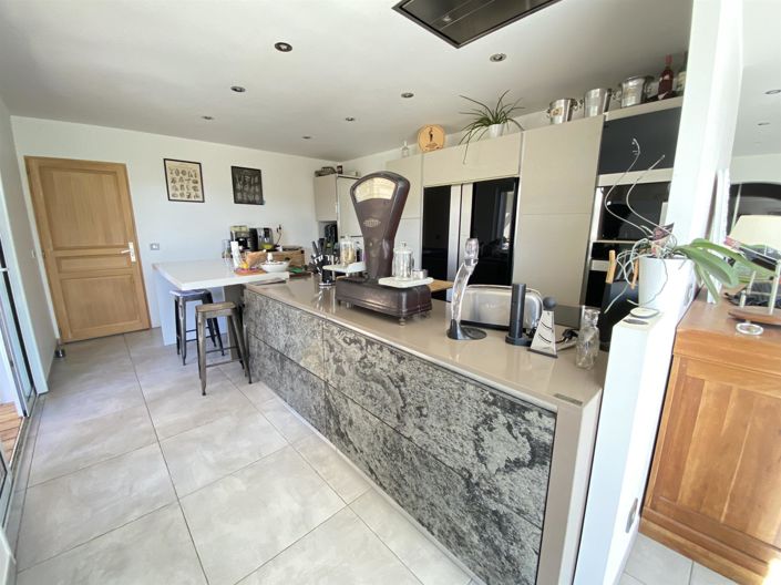 Image No.5-3 Bed House for sale