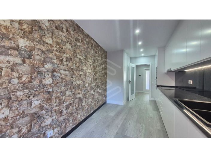 Image No.10-3 Bed House for sale