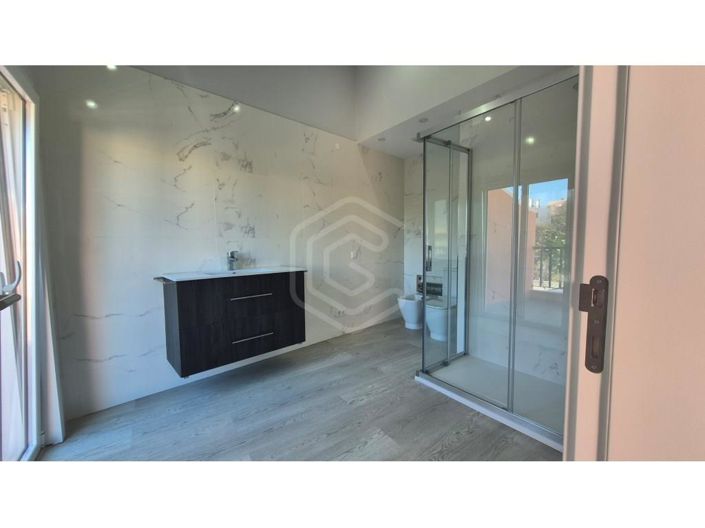 Image No.12-3 Bed House for sale