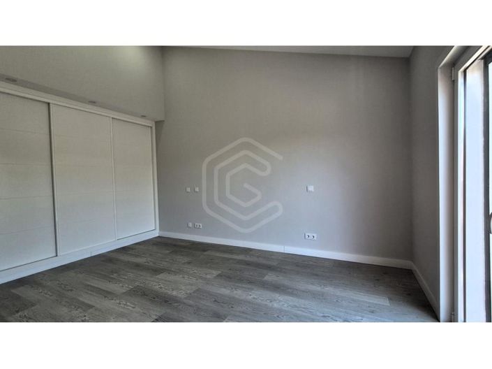 Image No.13-3 Bed House for sale