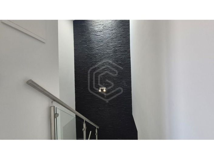 Image No.20-3 Bed House for sale