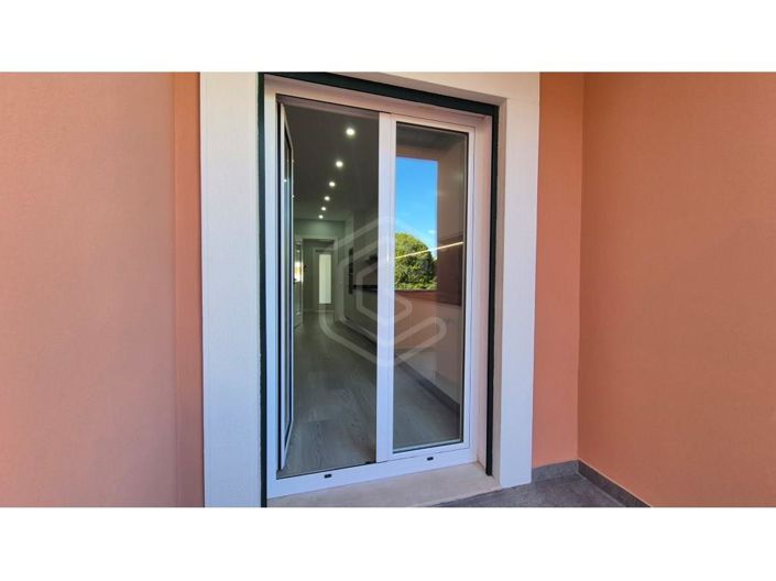 Image No.30-3 Bed House for sale