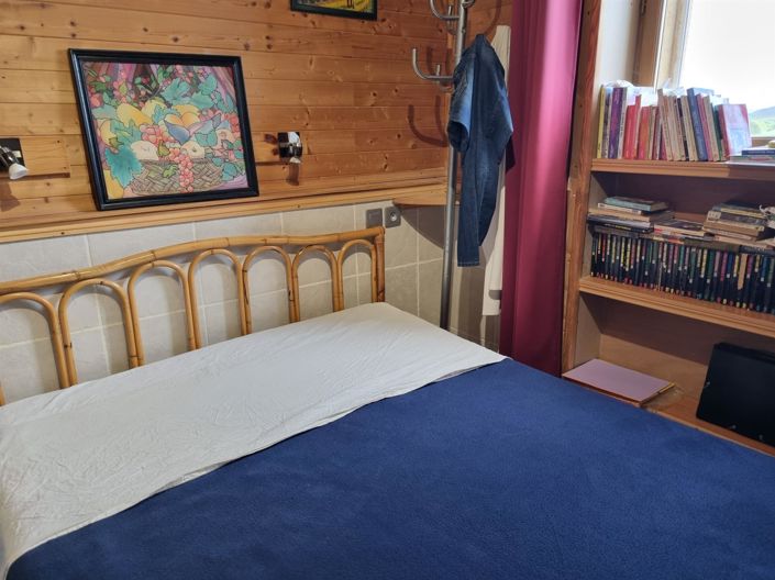 Image No.20-6 Bed House for sale