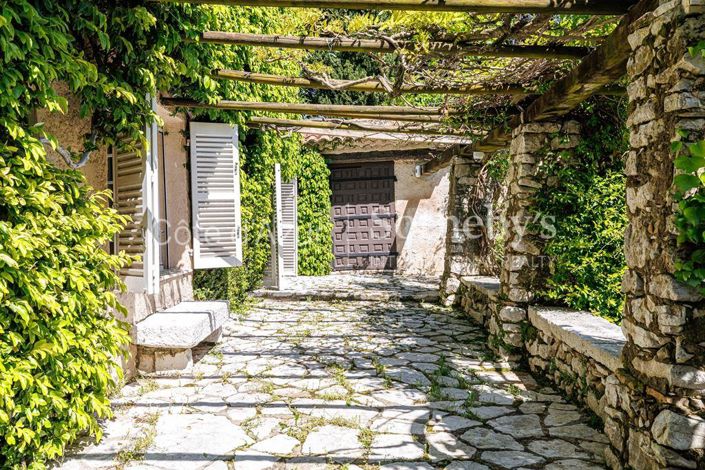 Image No.10-8 Bed House for sale