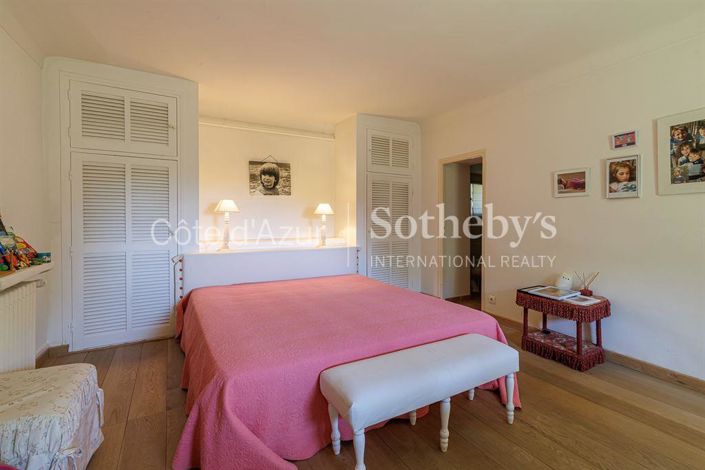 Image No.15-8 Bed House for sale