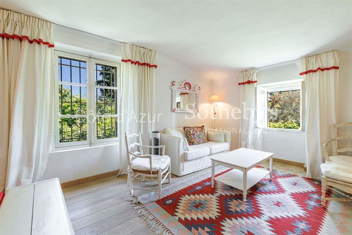 Image No.16-8 Bed House for sale