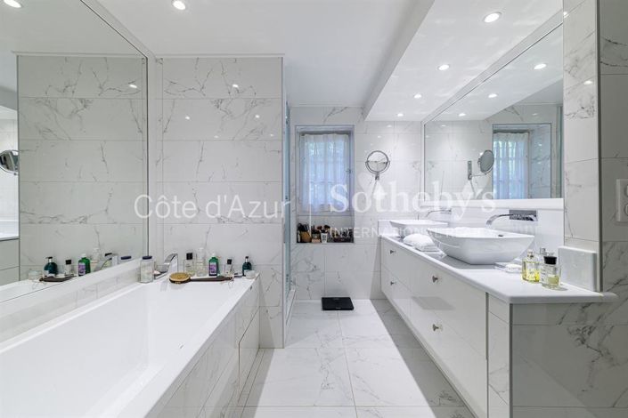 Image No.17-8 Bed House for sale