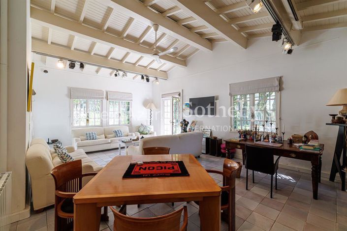 Image No.18-8 Bed House for sale