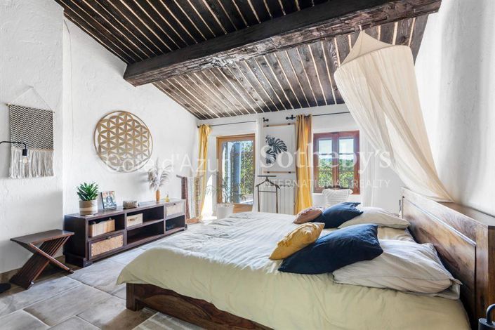 Image No.15-3 Bed House for sale