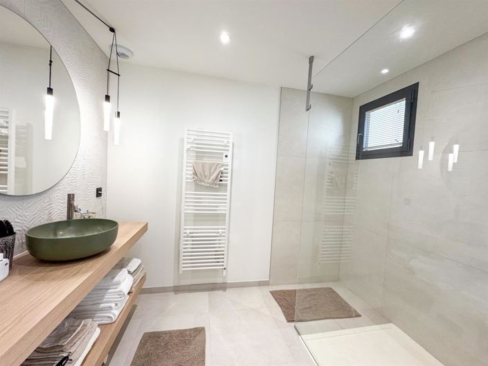 Image No.15-4 Bed Apartment for sale