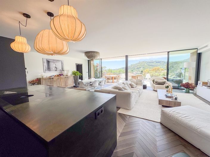 Image No.4-4 Bed Apartment for sale