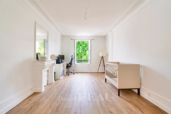 Image No.12-5 Bed House for sale