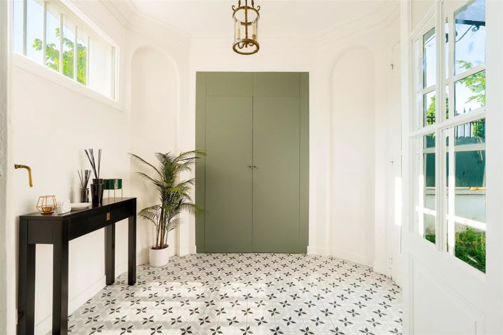 Image No.2-5 Bed House for sale