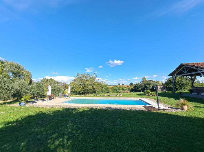 Image No.6-5 Bed House for sale