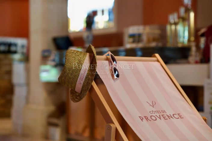 Image No.6-8 Bed House for sale