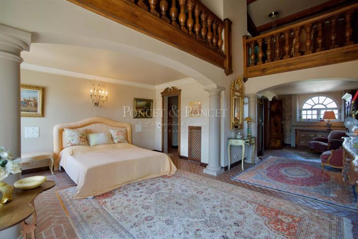 Image No.21-12 Bed House for sale