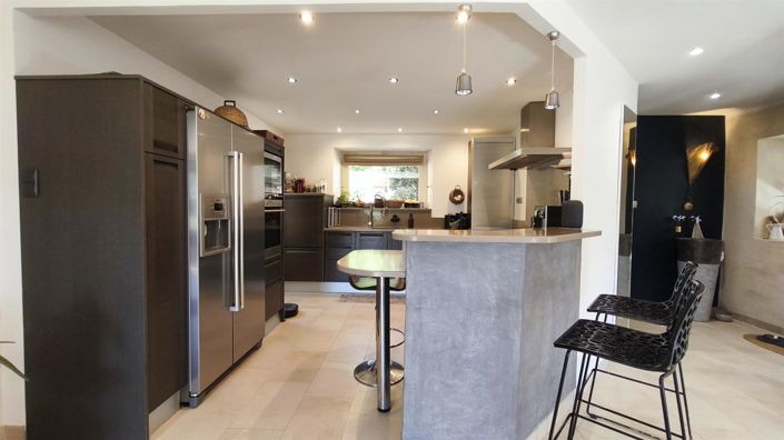 Image No.15-3 Bed House for sale