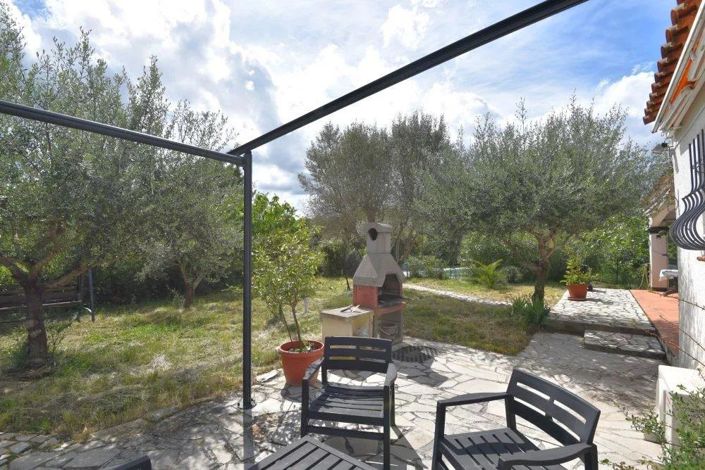 Image No.8-4 Bed House for sale