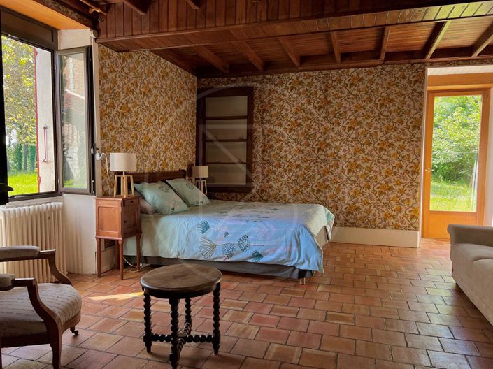 Image No.10-2 Bed House for sale