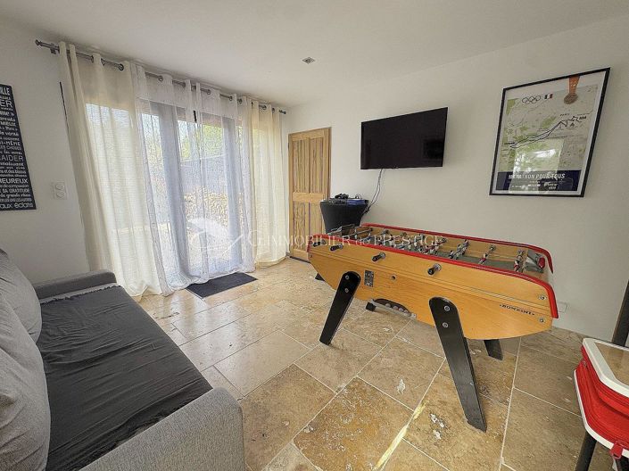 Image No.12-6 Bed House for sale