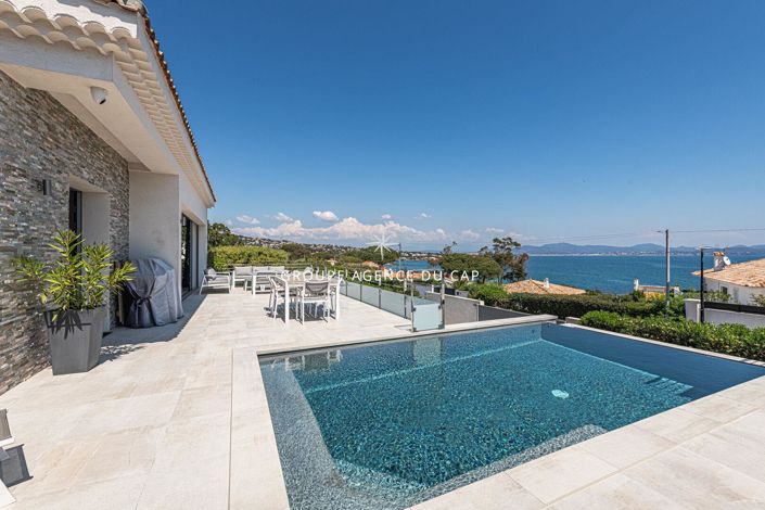 Image No.1-5 Bed House for sale