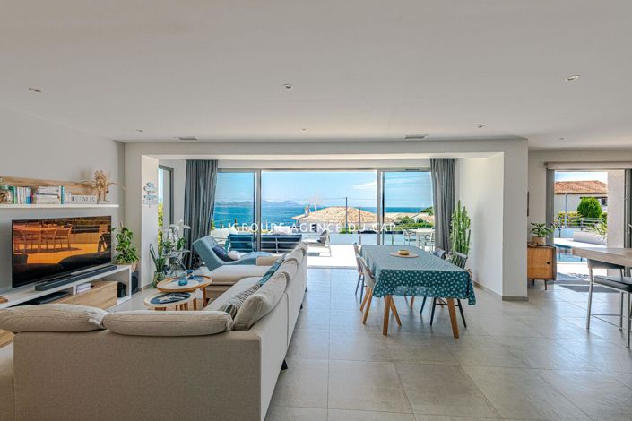 Image No.13-5 Bed House for sale