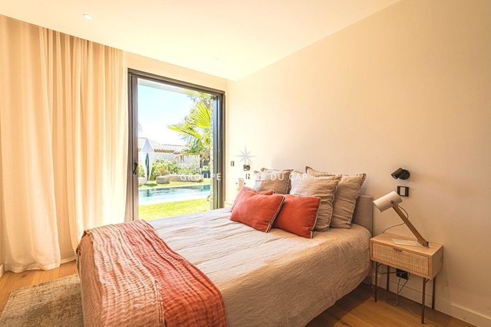 Image No.11-4 Bed Property for sale