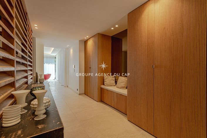 Image No.7-4 Bed Property for sale