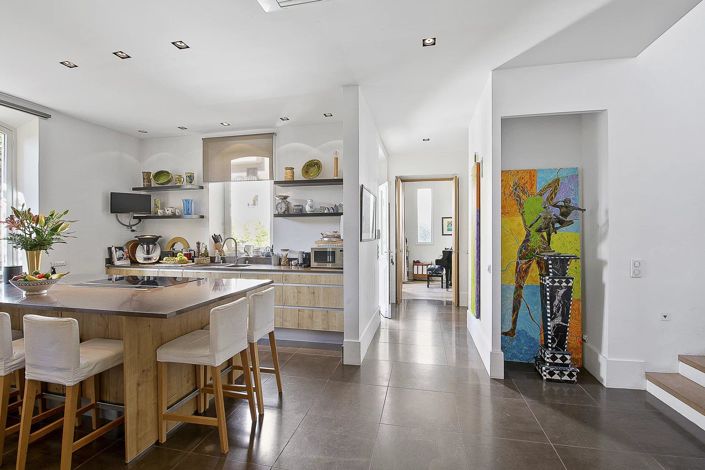 Image No.10-5 Bed House for sale