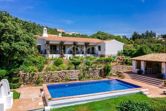 Image No.1-4 Bed House for sale