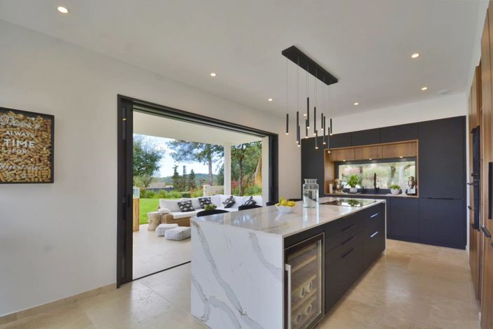 Image No.21-5 Bed House for sale