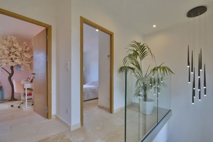 Image No.24-5 Bed House for sale