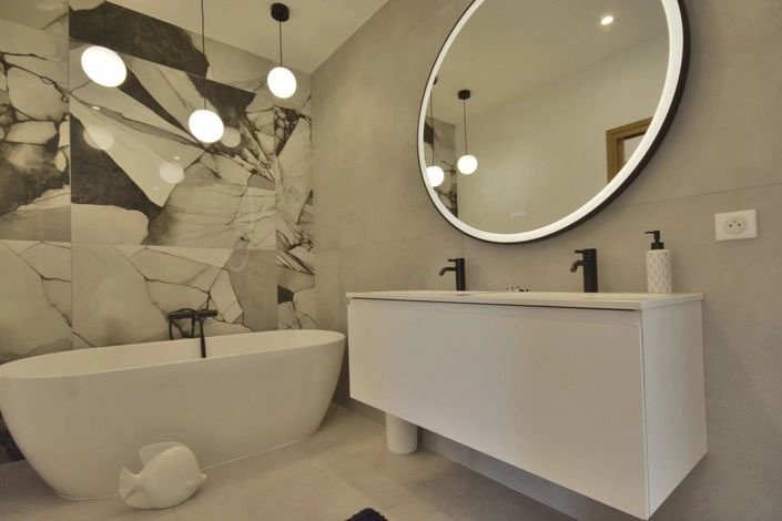 Image No.35-5 Bed House for sale