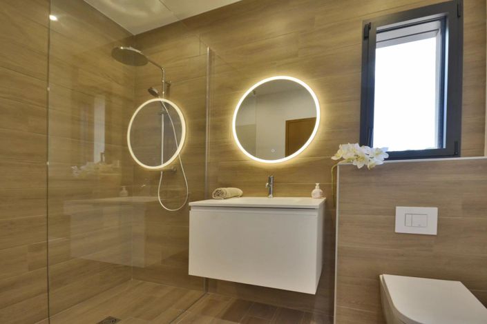 Image No.36-5 Bed House for sale