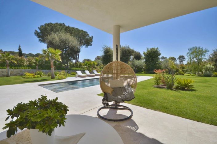 Image No.7-5 Bed House for sale