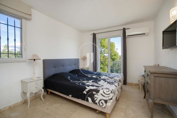 Image No.7-3 Bed House for sale