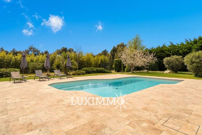 Image No.2-5 Bed House for sale