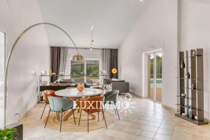 Image No.3-5 Bed House for sale