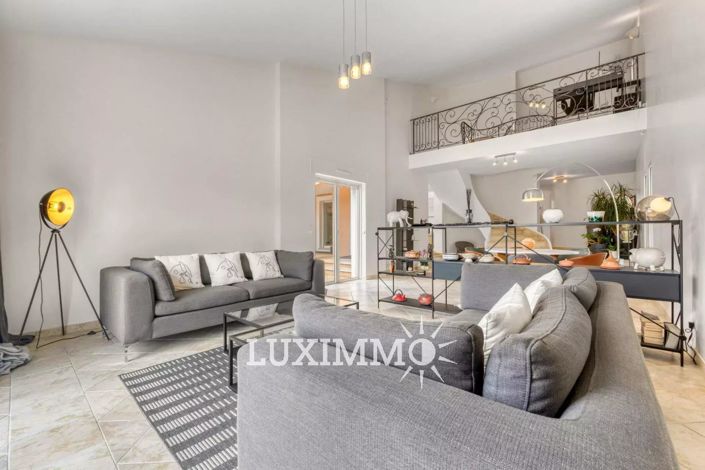 Image No.4-5 Bed House for sale