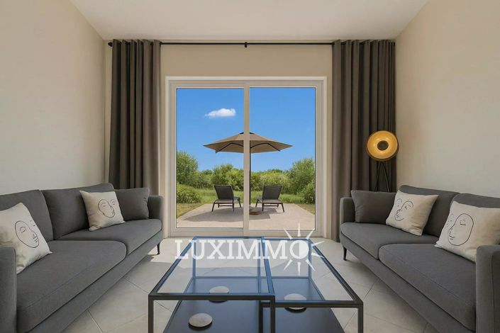 Image No.5-5 Bed House for sale