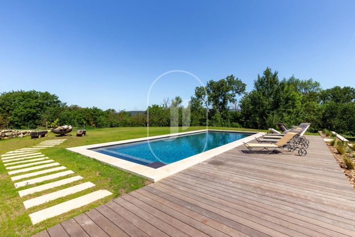 Image No.15-8 Bed Property for sale