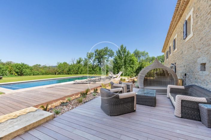 Image No.3-8 Bed Property for sale