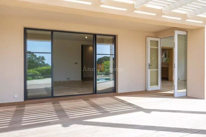 Image No.10-6 Bed House for sale