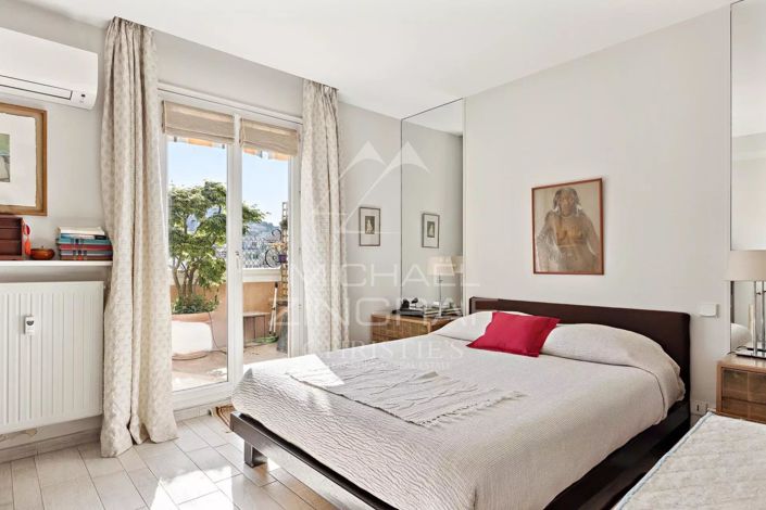 Image No.8-5 Bed Apartment for sale